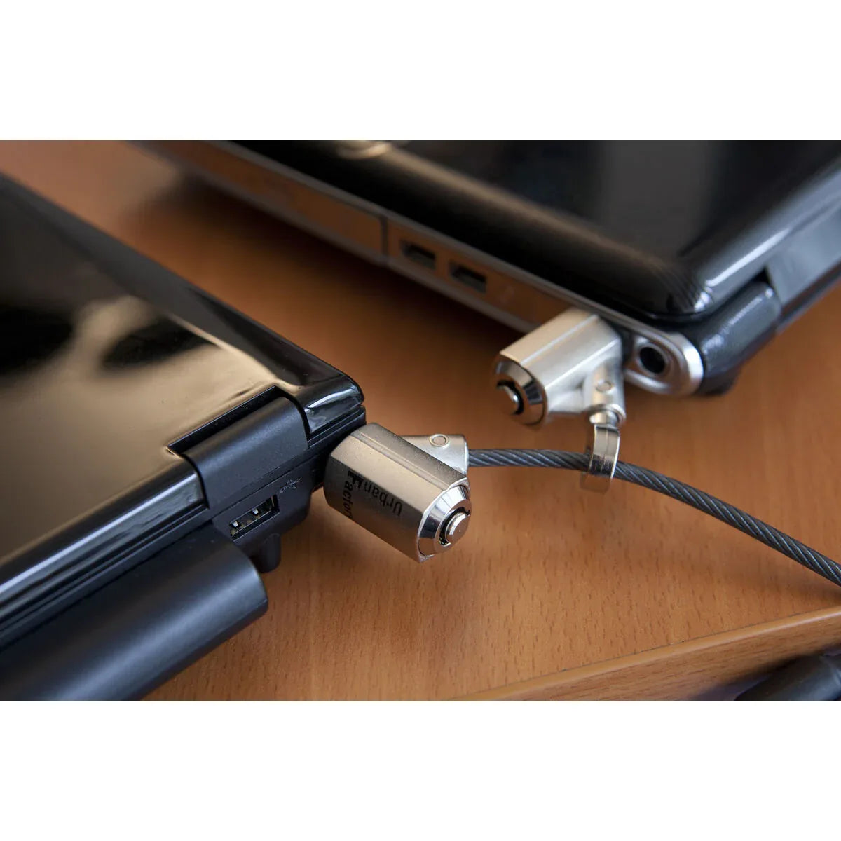 V9H17C3DF3D32AE5C0D33F6459C852DB56CR3865438P2