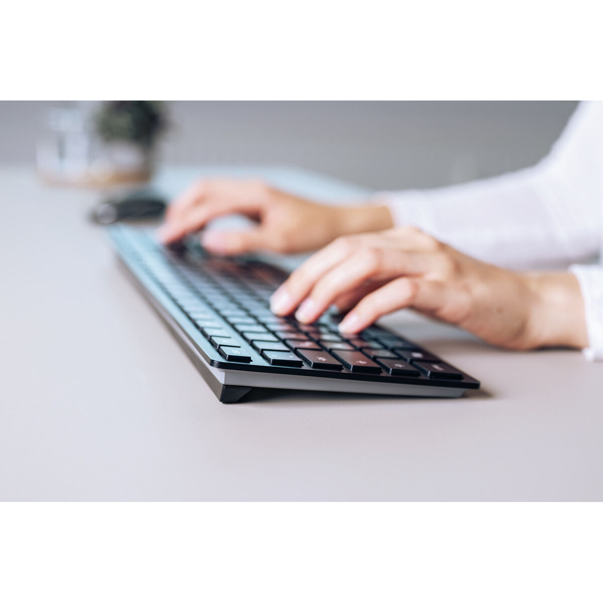 V10HFAD2A082BE2E78BD238B4339C34821AFR3493547P3