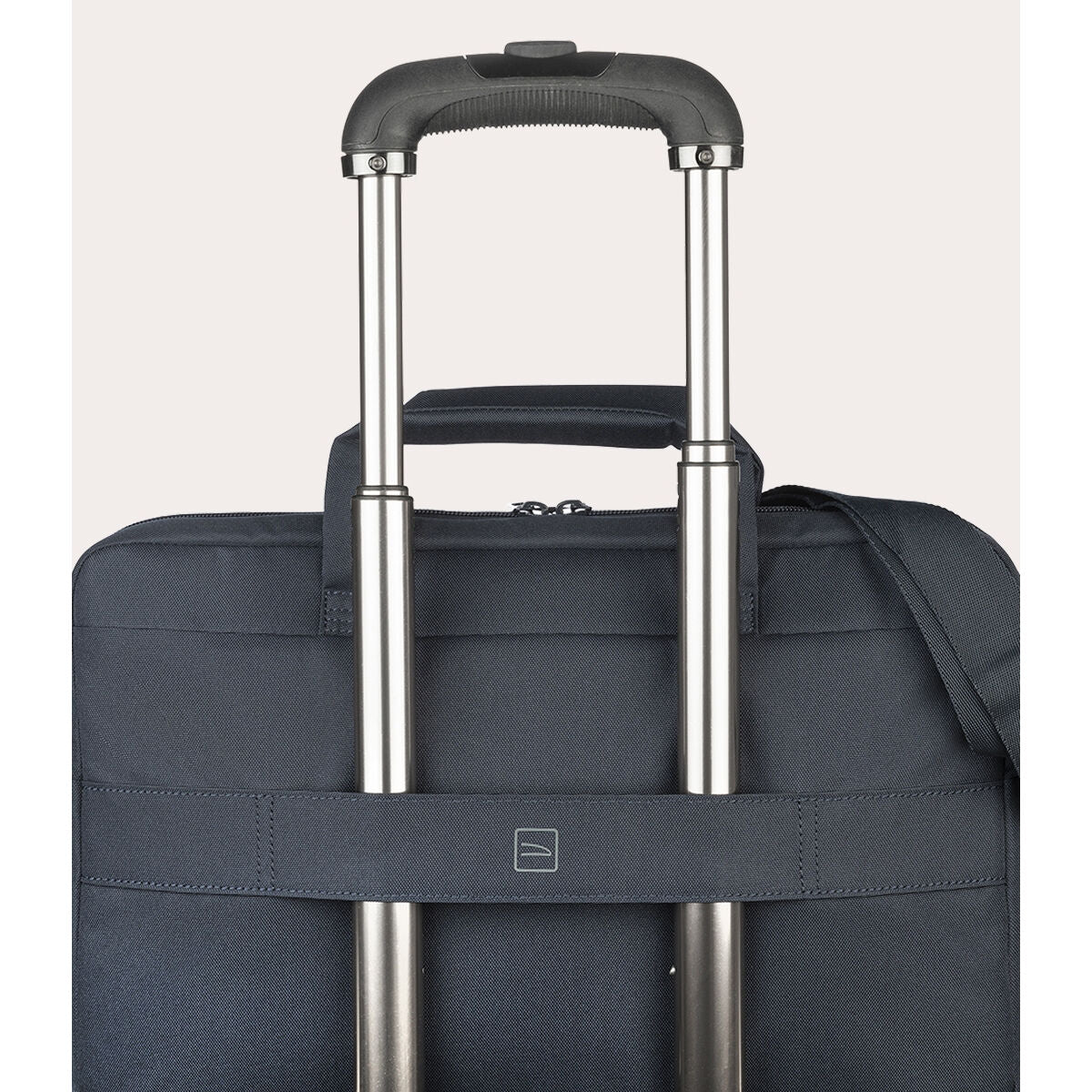 V4H898BBA721A1C388F78C68D5BCE724E00R7505681P6